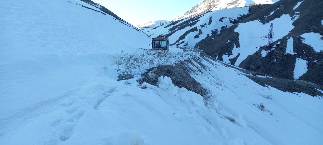 В Дагестане ежедневно ликвидируют последствия стихии на дорогах республики